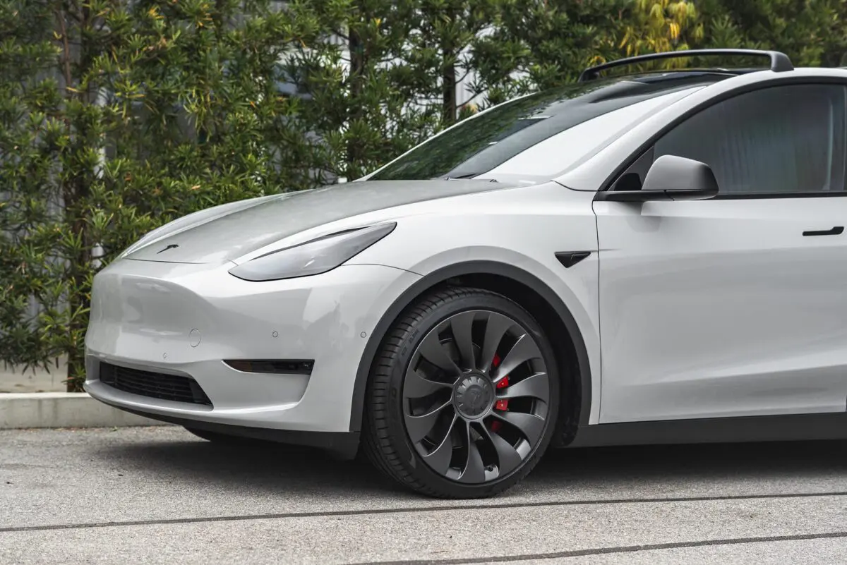 Tesla Model Y Gloss Chalk White Wrap Project