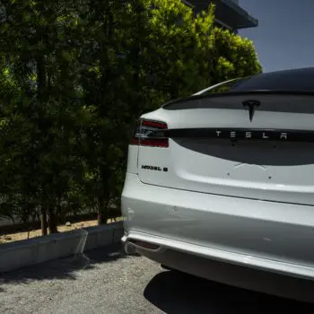 Gloss Chalk White Unplugged Performance Tesla Model S P100D
