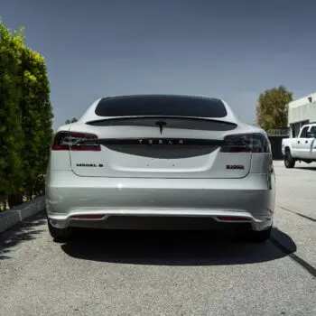 Gloss Chalk White Unplugged Performance Tesla Model S P100D