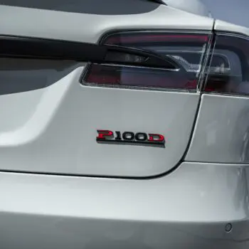 Gloss Chalk White Unplugged Performance Tesla Model S P100D