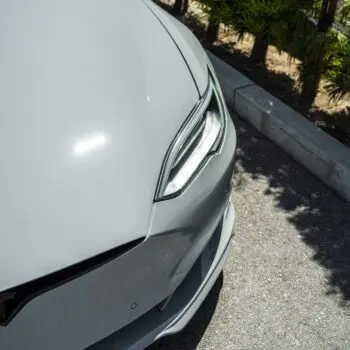 Gloss Chalk White Unplugged Performance Tesla Model S P100D