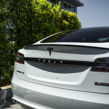 Gloss Chalk White Unplugged Performance Tesla Model S P100D