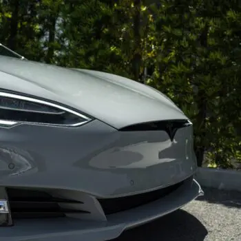 Gloss Chalk White Unplugged Performance Tesla Model S P100D