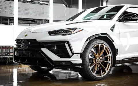 Balloon White Lamborghini Urus
