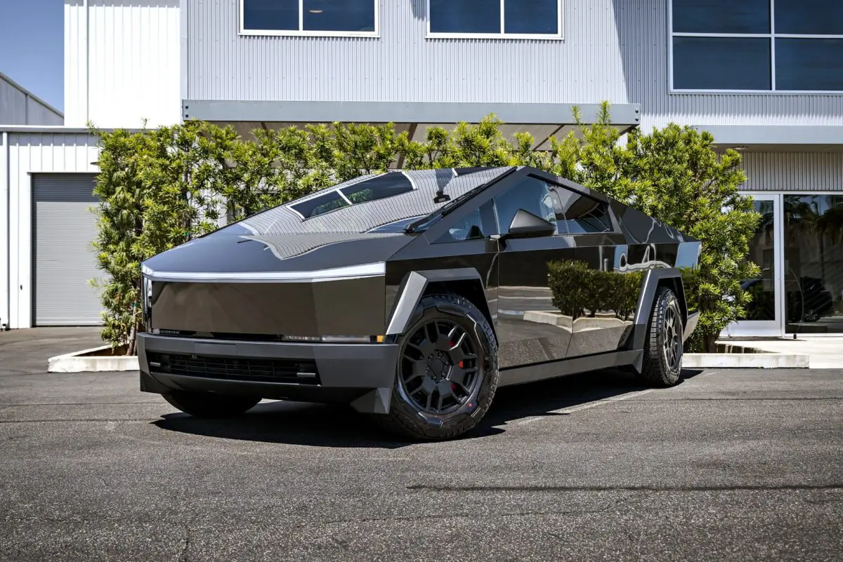 Tesla Cybertruck – Platinum Colored Paint Protection Film (PPF)