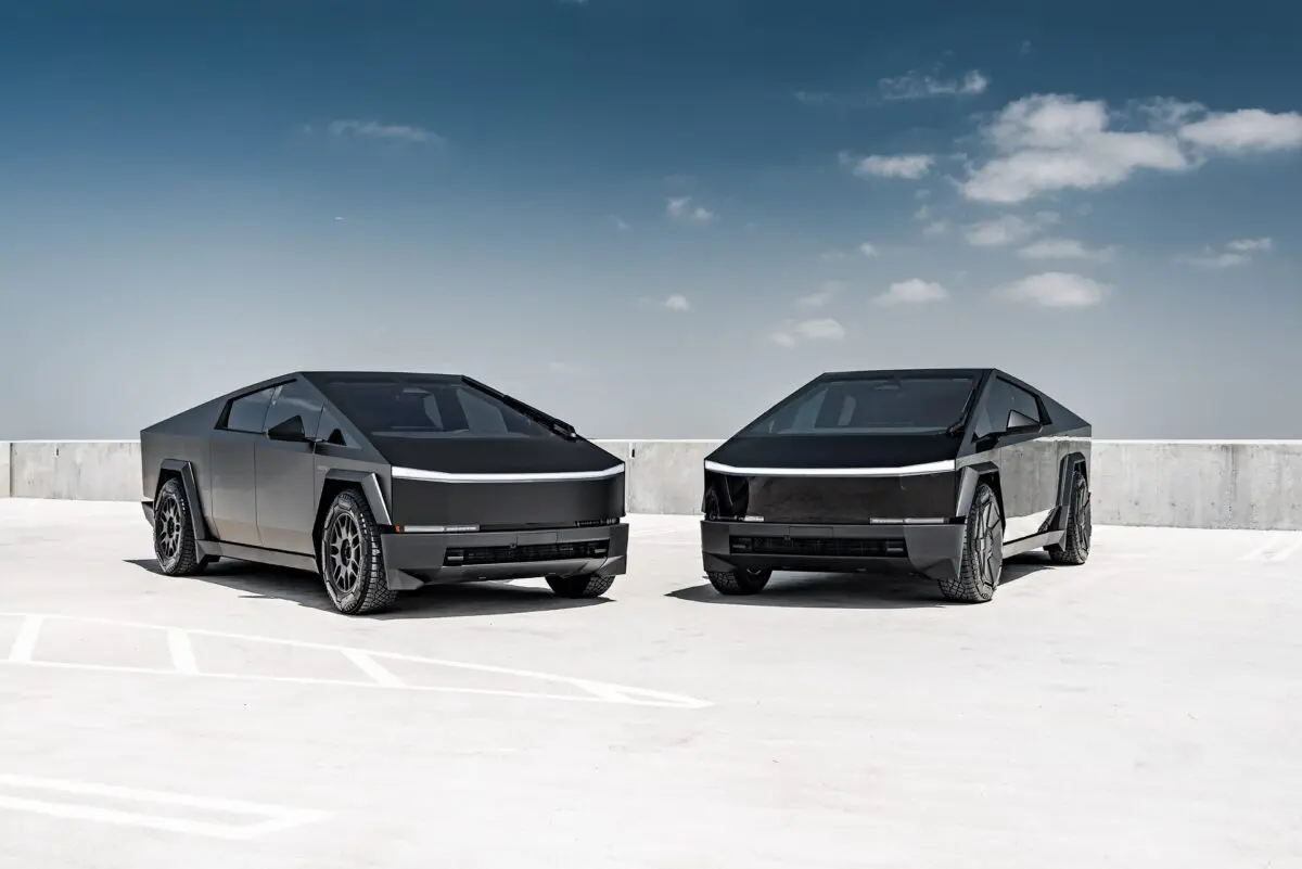 Tesla Cybertruck Gloss & Matte Black Duo – Ultimate Plus Gloss Black PPF w/ matte black decals