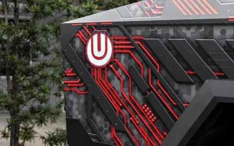 Custom Design Circuit Board Cybertruck - Nano-ceramic window tint and Full printed wrap