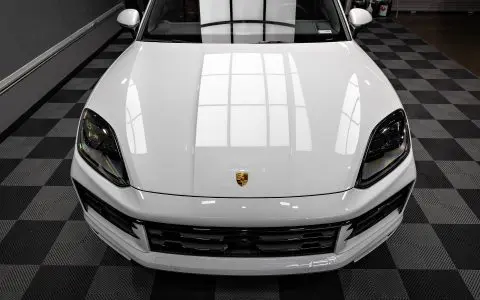 White Porsche Cayenne - Full front-end XPEL Ultimate Plus PPF 20 White Porsche Cayenne - Full front-end XPEL Ultimate Plus PPF