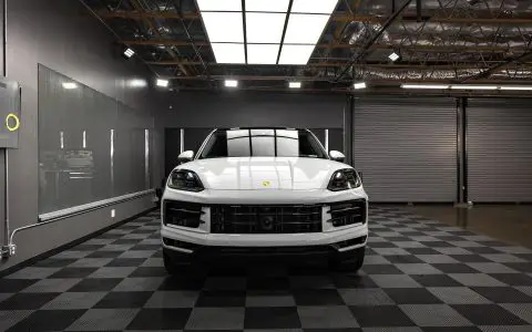 White Porsche Cayenne - Full front-end XPEL Ultimate Plus PPF 21 White Porsche Cayenne - Full front-end XPEL Ultimate Plus PPF