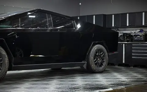 BPAS Nathan Munson Tesla Cybertruck Gloss Black 1920px web Image 7