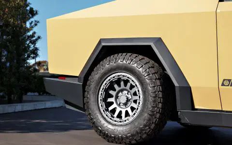 Dune Tesla Cybertruck - Full vehicle FlexiShield Dune Colored PPF