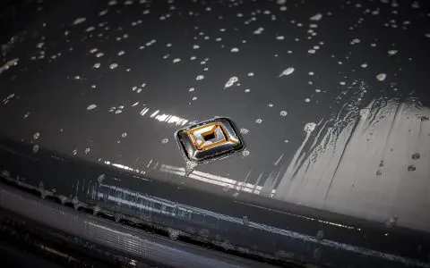 Stealth Rivian Gen2 R1S - XPEL Stealth PPF and Emblem blackout replacement
