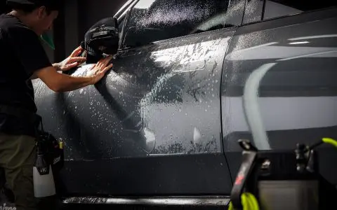 Stealth Rivian Gen2 R1S - XPEL Stealth PPF and Emblem blackout replacement
