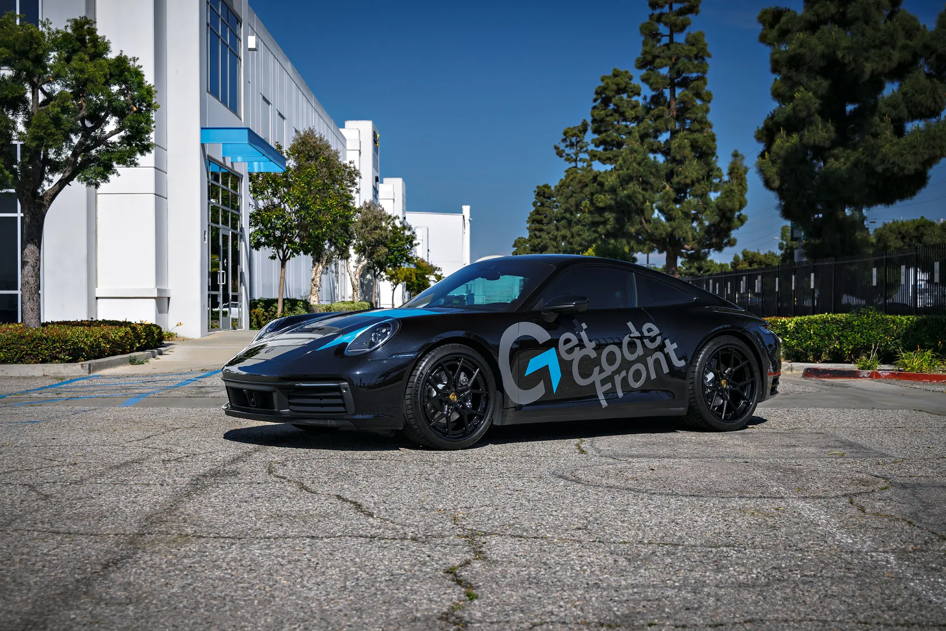 Porsche 911 – Custom brand graphics and Nano-ceramic window tint