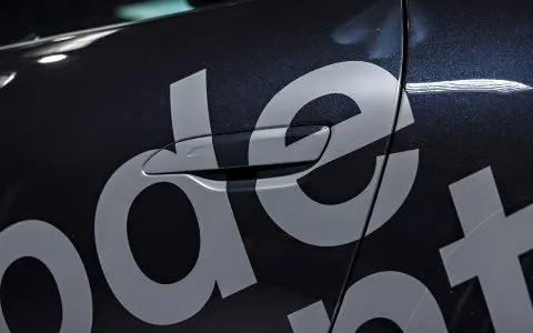 Porsche 911 - Custom brand graphics and Nano-ceramic window tint