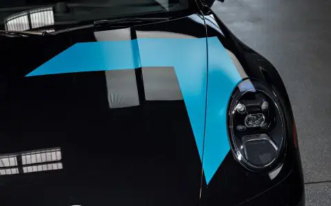 Porsche 911 - Custom brand graphics and Nano-ceramic window tint