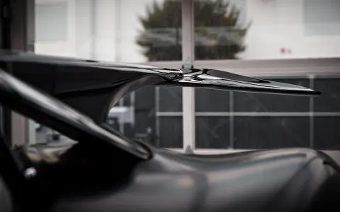 McLaren Artura - Novitec Carbon Fiber Rear Wing install