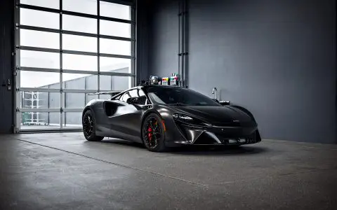 McLaren Artura - Novitec Carbon Fiber Rear Wing install