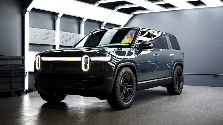 Storm Blue Rivian R1S Quad Motor Full Protection: PPF, Ceramic Coating & Nano-Ceramic Window Tin