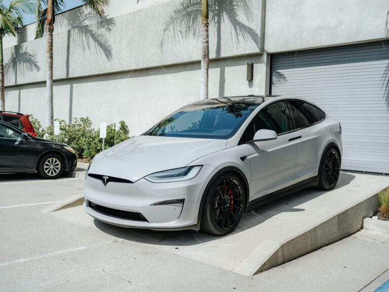 High-Gloss Simple Silver Tesla Model X – PPF, Ceramic Coating