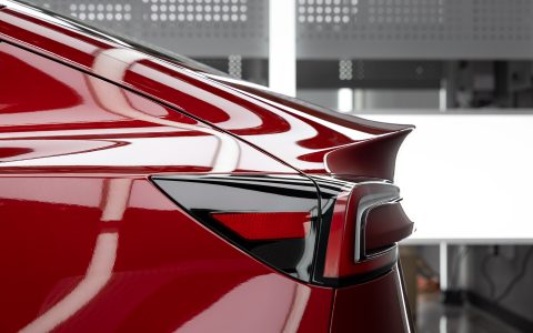 Ultra Red Highland Model 3 - High-gloss machine polish and Ceramic coating