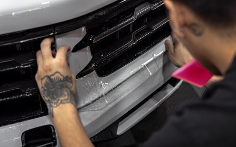 White Porsche Cayenne - Full front-end XPEL Ultimate Plus PPF