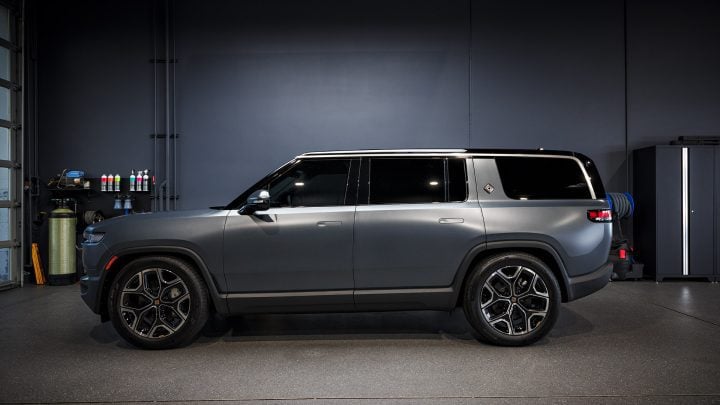 Stealth Rivian Gen2 R1S - XPEL Stealth PPF and Emblem blackout replacement