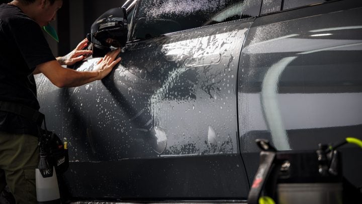 Stealth Rivian Gen2 R1S - XPEL Stealth PPF and Emblem blackout replacement