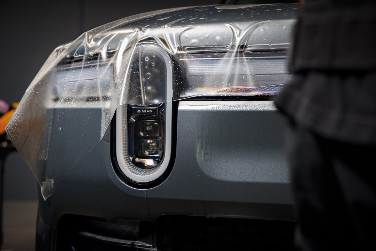 Stealth Rivian Gen2 R1S - XPEL Stealth PPF and Emblem blackout replacement