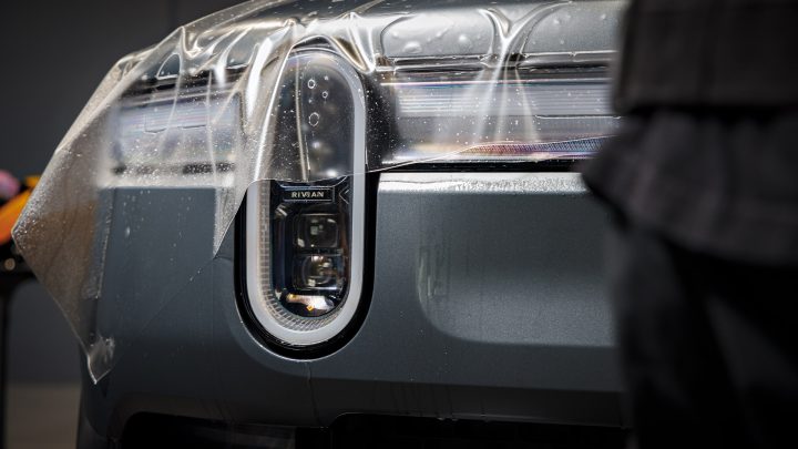 Stealth Rivian Gen2 R1S - XPEL Stealth PPF and Emblem blackout replacement