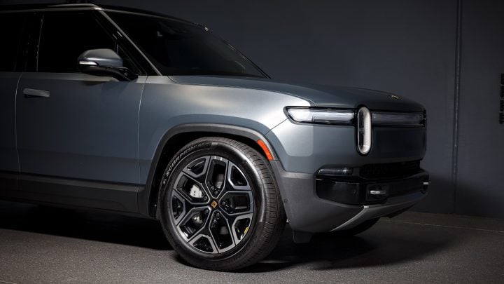 Stealth Rivian Gen2 R1S - XPEL Stealth PPF and Emblem blackout replacement