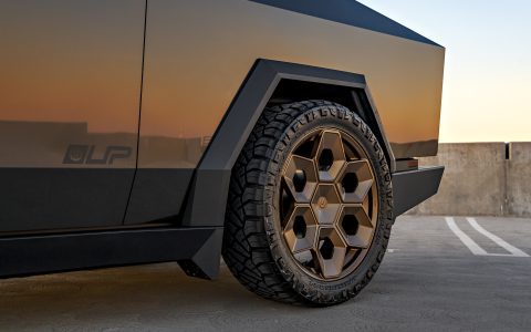 Tesla Cybertruck Magnesium grey wrap bronze 24 inch cybrhex forged wheels unplugged performance 1920px image 3