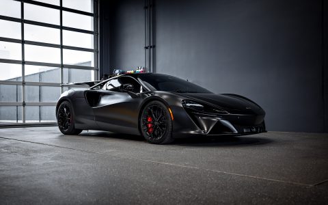 McLaren Artura - Novitec Carbon Fiber Rear Wing install 17 McLaren Artura - Novitec Carbon Fiber Rear Wing install