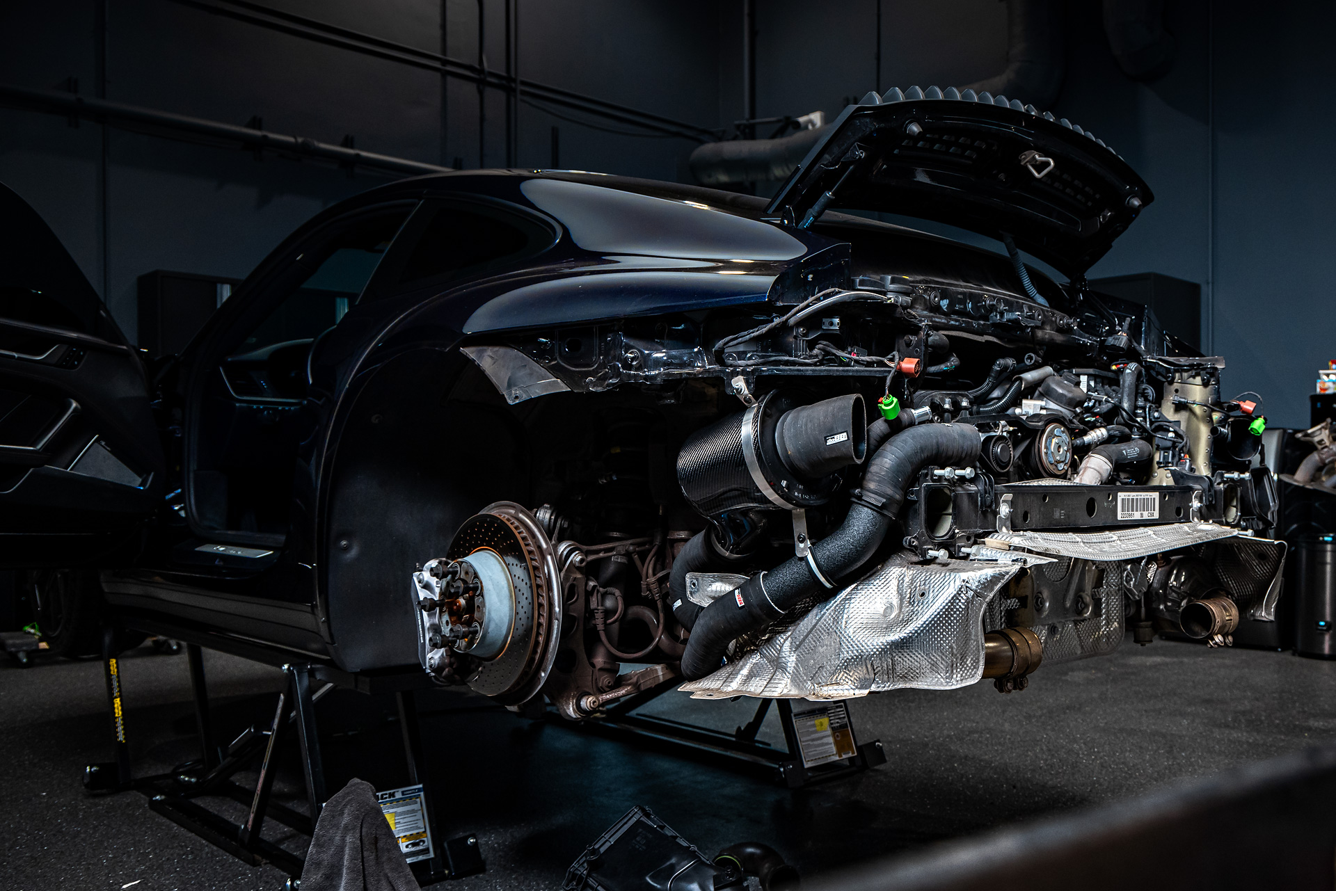 Porsche 911 – Caliper Refinishing, Exhaust System, Intake and Aftermarket Upgrades